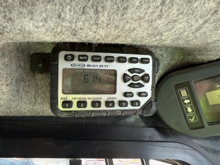 deere-333e-image-25