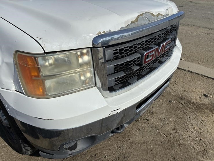 2012-gmc-sierra-2500-image-9