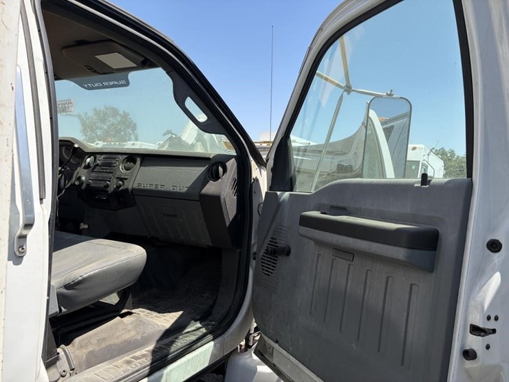2012-ford-f650-image-18