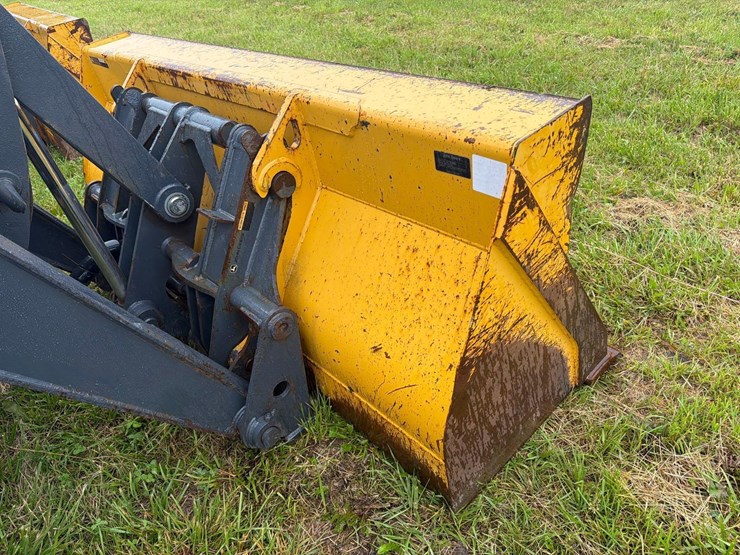 2021-john-deere-310-image-11