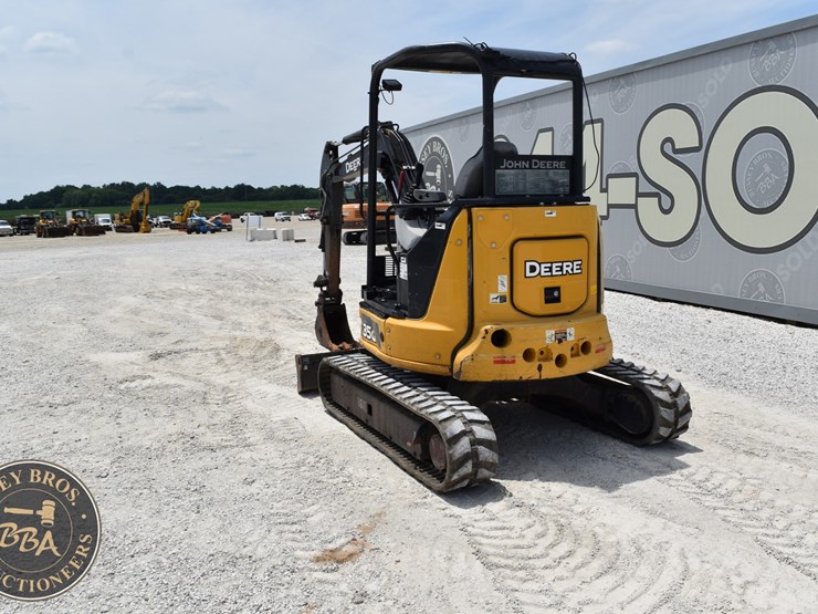 2020-deere-35g-image-12
