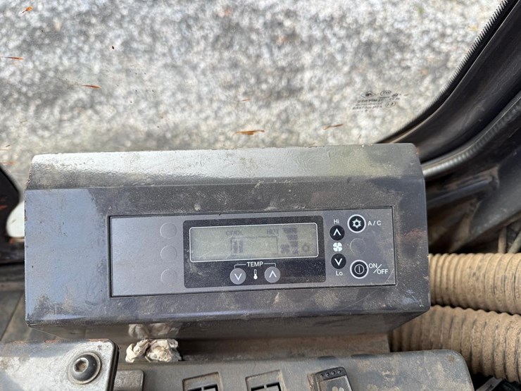 2019-hitachi-zw80-5b-image-26