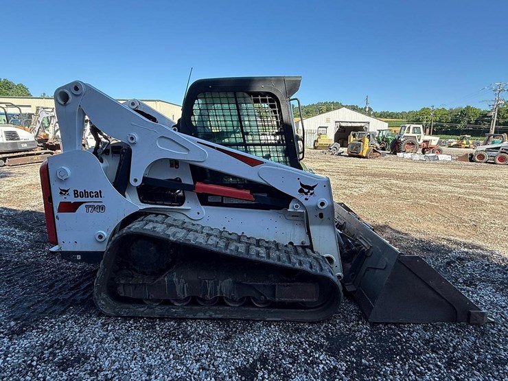 2019-bobcat-t740-image-5