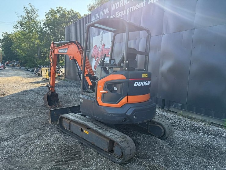 2022-doosan-dx35z-image-2
