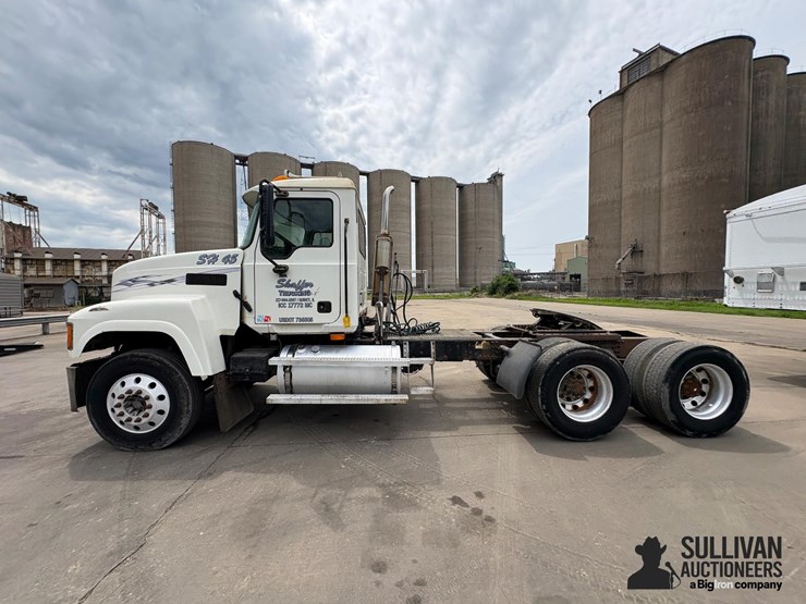 2007-mack-chn613-image-8