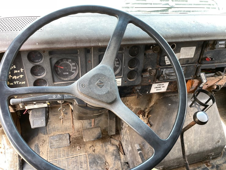#204-•-1988-international-straight-truck-(has-wi-title)-image-43
