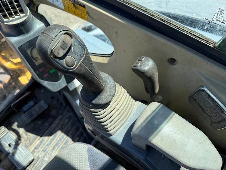 deere-50d-image-24