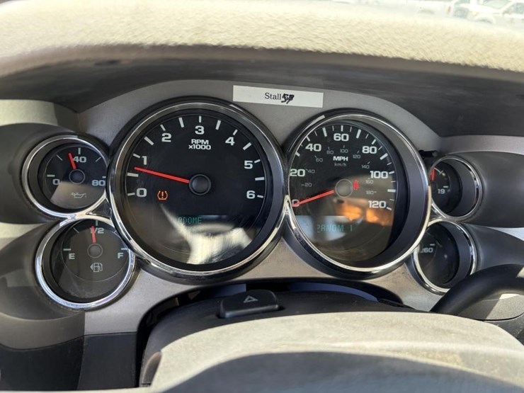 2011-chevrolet-silverado-2500-image-14