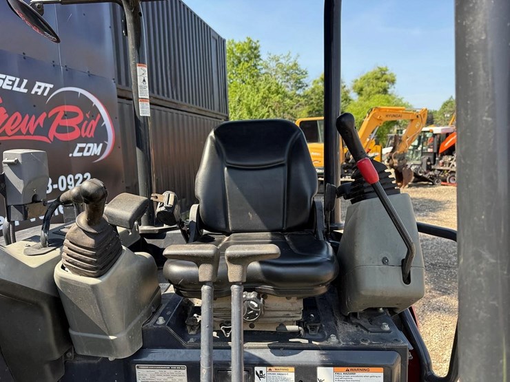 yanmar-vio35-6a-image-16