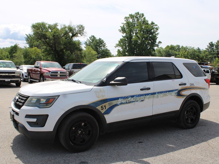 2016-ford-explorer-police-interceptor-image-1