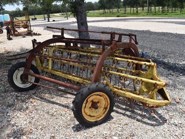 new-holland-256-image-3