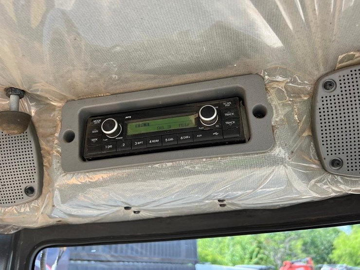 2020-case-cx37c-image-30