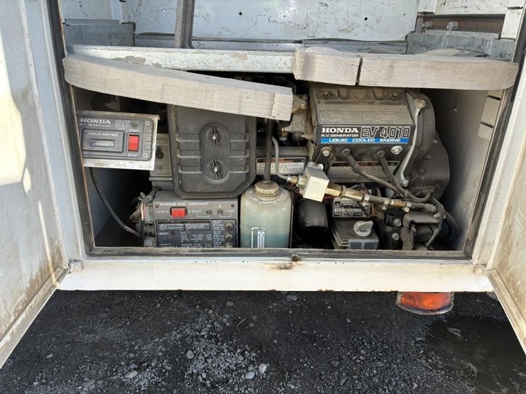 2002-ford-f550-image-13