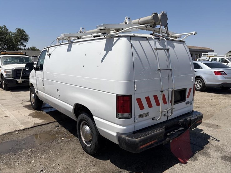 2001-ford-e350-image-4