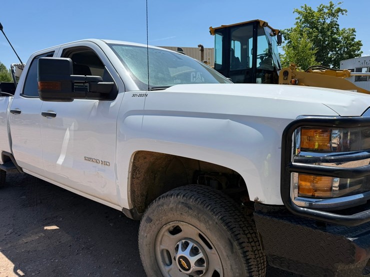 2019-chevrolet-2500hd-image-27