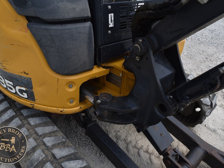2020-deere-35g-image-26