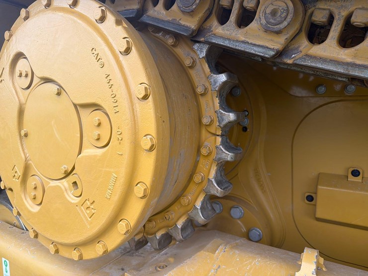 2026-caterpillar-d6-image-14