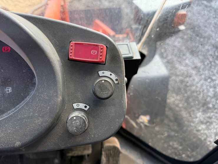 2019-hitachi-zw80-5b-image-22