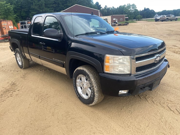 2008-chevrolet-k1500-image-3