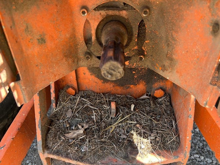 new-holland-tn70a-image-7