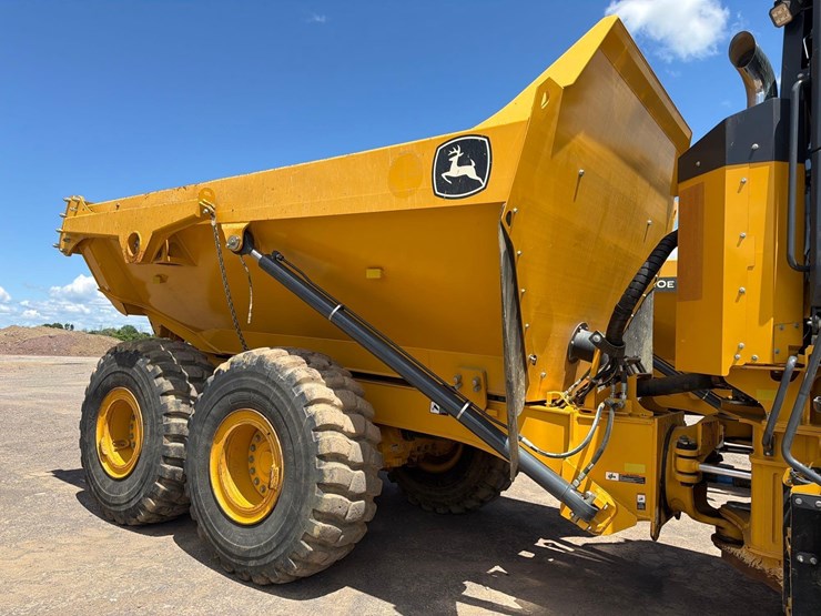 2024-deere-260p-image-8