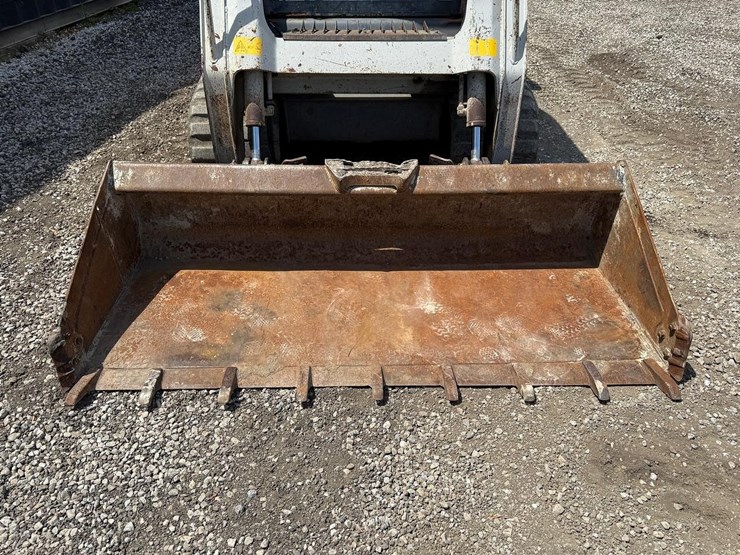 takeuchi-tl240-image-9