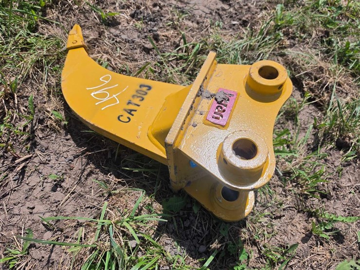 caterpillar-303-image-1
