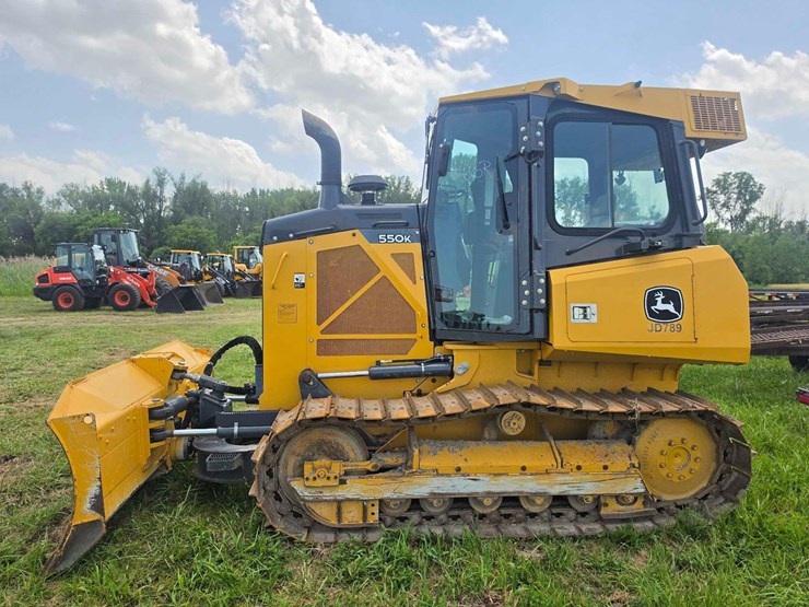2019-deere-550-lt-image-1