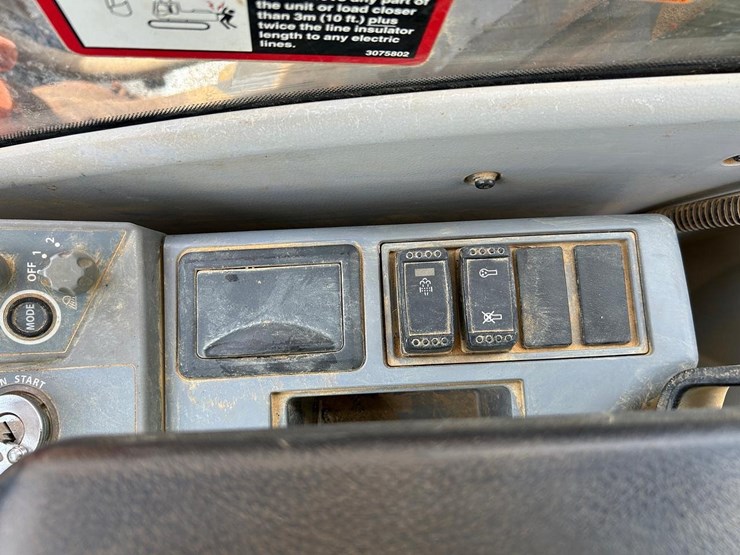 hitachi-zx350lc-6n-image-26