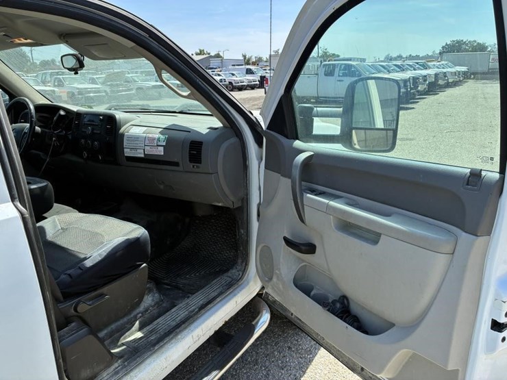 2012-gmc-sierra-2500-image-10