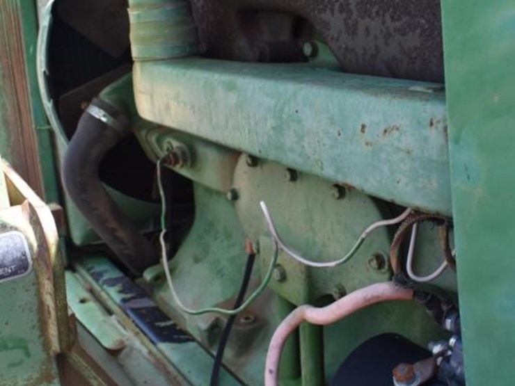 john-deere-4040-image-12