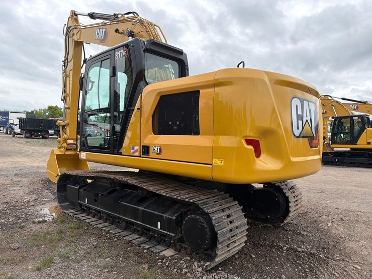 caterpillar-317-image-8