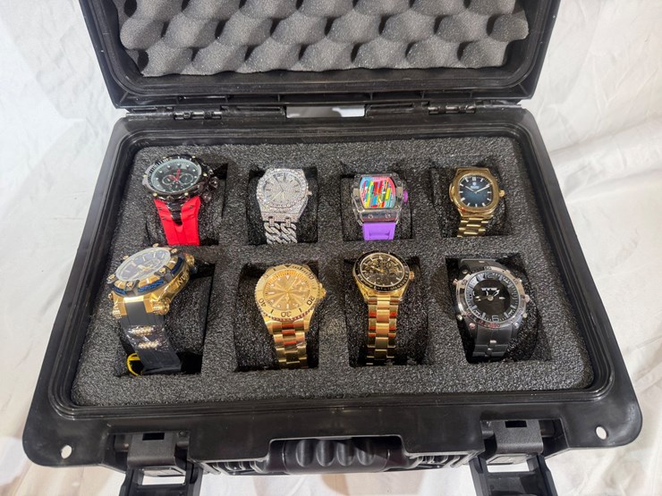 #84578-•-box-of-invicta-watches-image-3