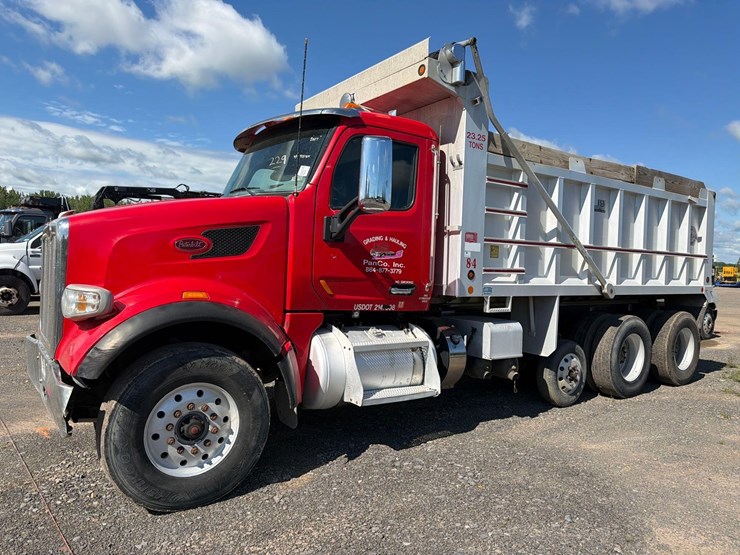 2017-peterbilt-567-image-2
