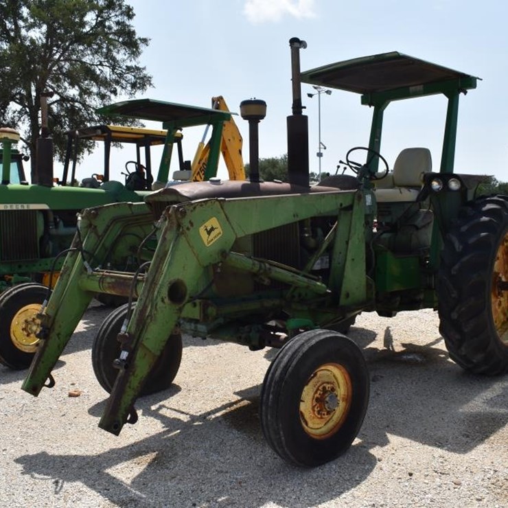 JOHN DEERE 3020