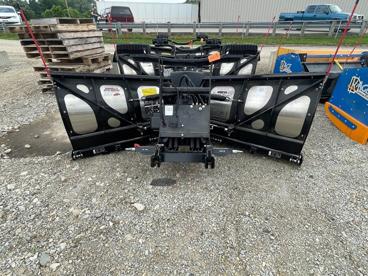 #4870-•-2025-boss-9'2"-stainless-dxt-v-plow-image-6