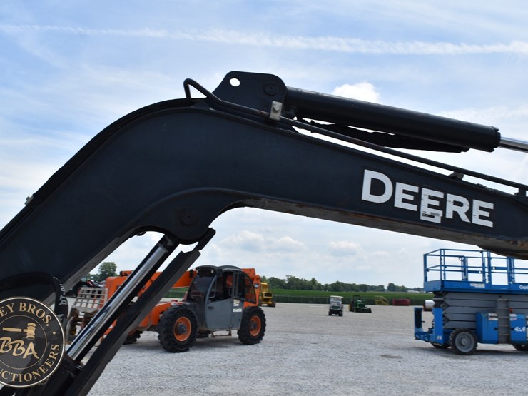 2020-deere-35g-image-28