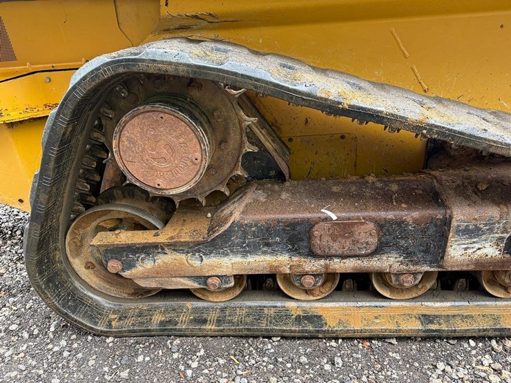 2018-deere-323e-image-13