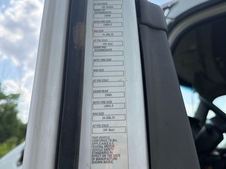 2021-kenworth-t880-image-24