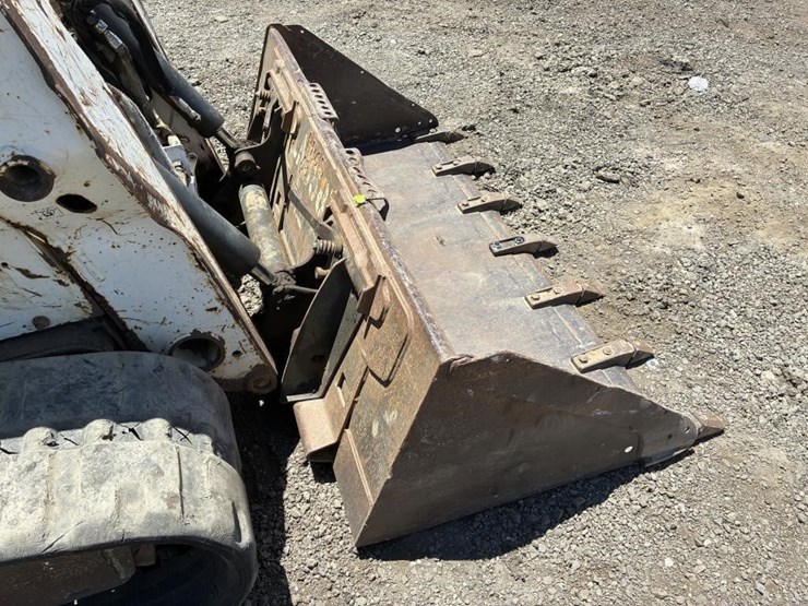 2013-bobcat-t590-image-10
