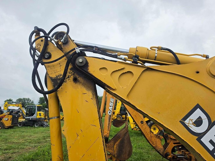 deere-310g-image-9