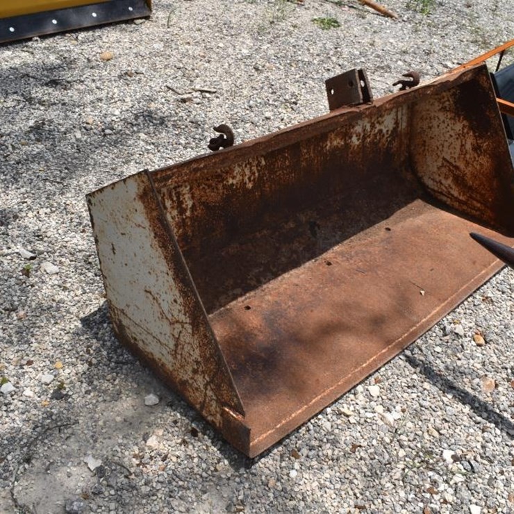 60" LOADER BUCKET