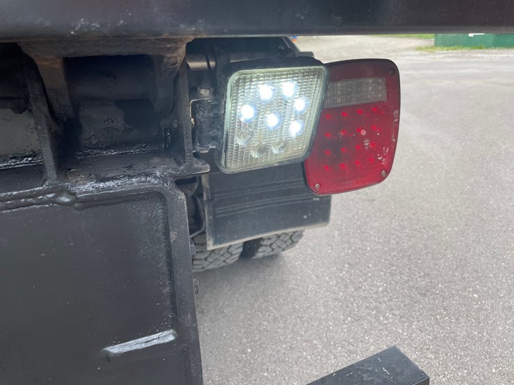 2021-chevrolet-3500-image-58