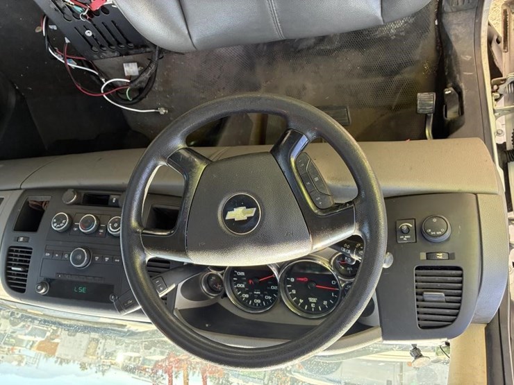 2012-chevrolet-silverado-2500-image-16