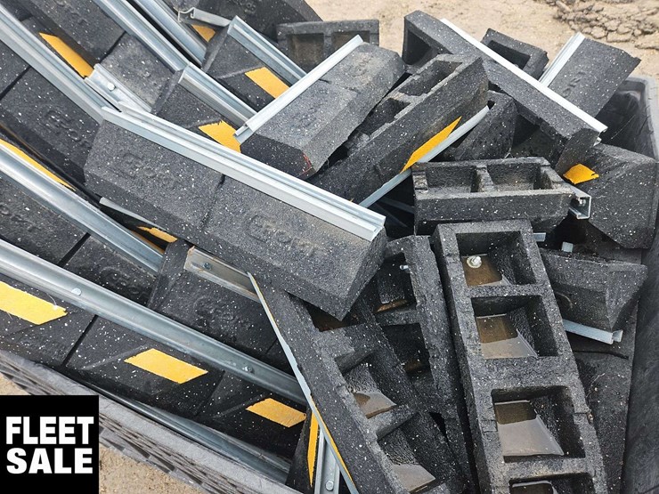 1-crate-of-c--port-pipe-supports-image-4
