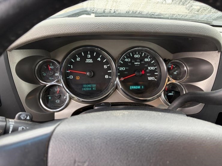 2016-gmc-sierra-2500-image-16