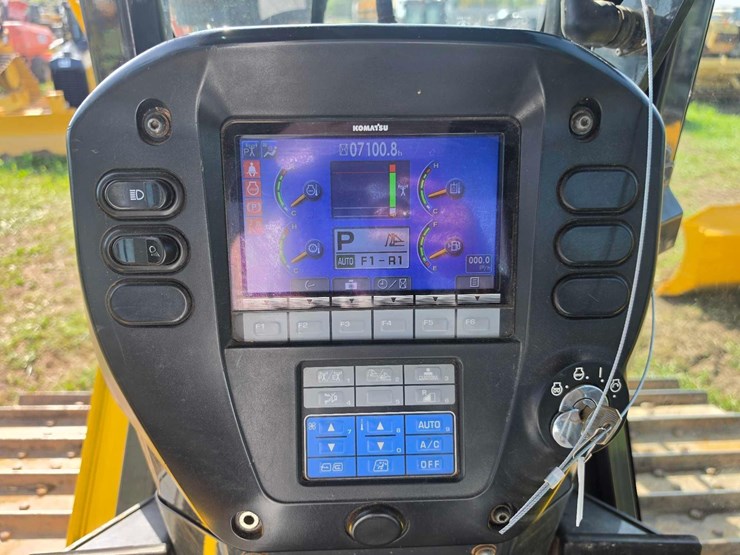komatsu-d65-image-28
