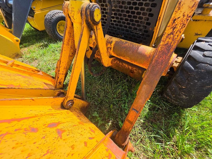 deere-410d-image-11