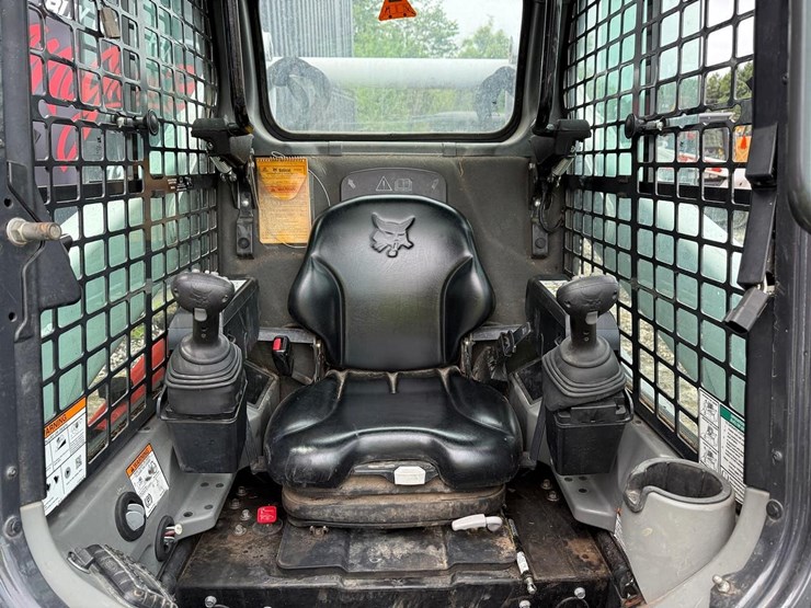2017-bobcat-t770-image-19
