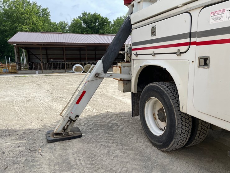 2002-gmc-t8500-image-7